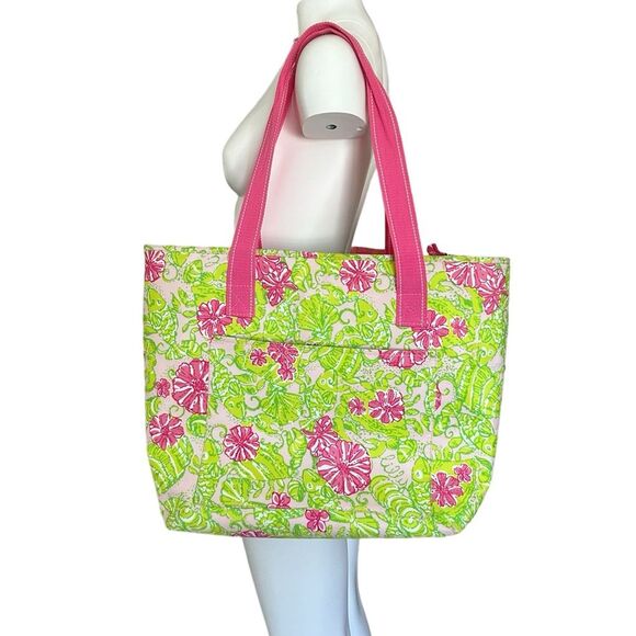 Lilly Pulitzer Insulated Cooler Bag in Chum Bucket Print - Picture 1 of 11